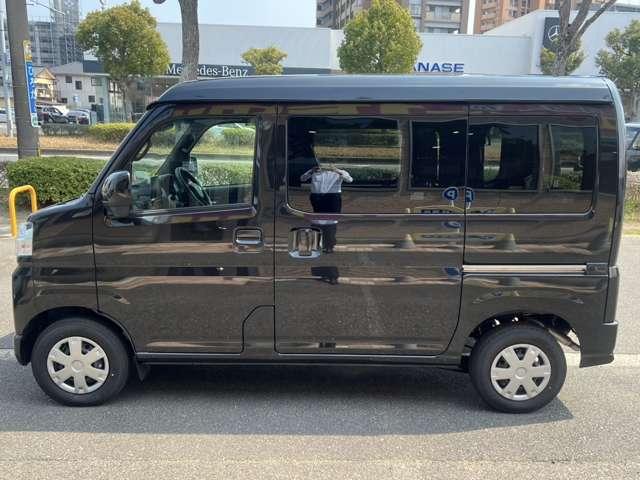 ハイゼットカーゴ クルーズターボ　届出済未使用車　ＣＶＴ車　９インチディスプレイオ　フルセグ　Ｂｌｕｅｔｏｏｔｈ接続　バックカメラ　ＨＤＭＩ　スマートキー　コーナーセンサー　追突被害軽減ブレーキ　スマアシ　両側スライドドア　保証付き（11枚目）
