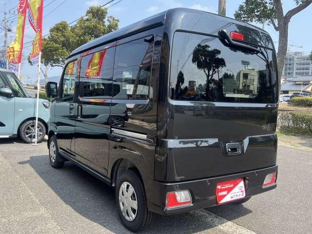 ハイゼットカーゴ クルーズターボ　届出済未使用車　ＣＶＴ車　９インチディスプレイオ　フルセグ　Ｂｌｕｅｔｏｏｔｈ接続　バックカメラ　ＨＤＭＩ　スマートキー　コーナーセンサー　追突被害軽減ブレーキ　スマアシ　両側スライドドア　保証付き（14枚目）