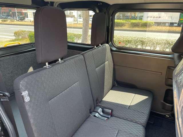 ハイゼットカーゴ クルーズターボ　届出済未使用車　ＣＶＴ車　９インチディスプレイオ　フルセグ　Ｂｌｕｅｔｏｏｔｈ接続　バックカメラ　ＨＤＭＩ　スマートキー　コーナーセンサー　追突被害軽減ブレーキ　スマアシ　両側スライドドア　保証付き（30枚目）