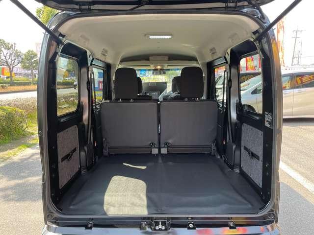 ハイゼットカーゴ クルーズターボ　届出済未使用車　ＣＶＴ車　９インチディスプレイオ　フルセグ　Ｂｌｕｅｔｏｏｔｈ接続　バックカメラ　ＨＤＭＩ　スマートキー　コーナーセンサー　追突被害軽減ブレーキ　スマアシ　両側スライドドア　保証付き（31枚目）