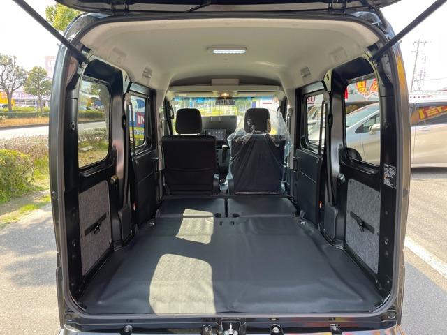 ハイゼットカーゴ クルーズターボ　届出済未使用車　ＣＶＴ車　９インチディスプレイオ　フルセグ　Ｂｌｕｅｔｏｏｔｈ接続　バックカメラ　ＨＤＭＩ　スマートキー　コーナーセンサー　追突被害軽減ブレーキ　スマアシ　両側スライドドア　保証付き（32枚目）