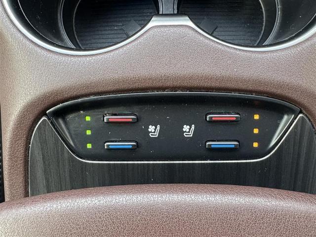 ハリアーハイブリッド Ｚ　レザーパッケージ　革シート　サンルーフ　フルセグ　メモリーナビ　ミュージックプレイヤー接続可　バックカメラ　衝突被害軽減システム　ＥＴＣ　ＬＥＤヘッドランプ　ワンオーナー　記録簿（12枚目）