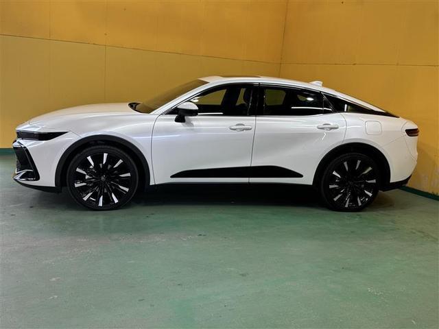 クラウンクロスオーバー ＲＳアドバンスド　革シート　サンルーフ　４ＷＤ　フルセグ　メモリーナビ　ミュージックプレイヤー接続可　バックカメラ　衝突被害軽減システム　ＥＴＣ　ドラレコ　ＬＥＤヘッドランプ　ワンオーナー（6枚目）