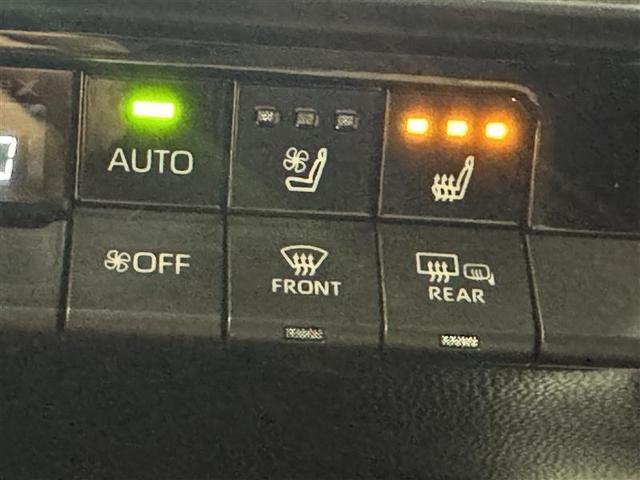 クラウンクロスオーバー ＲＳアドバンスド　革シート　サンルーフ　４ＷＤ　フルセグ　メモリーナビ　ミュージックプレイヤー接続可　バックカメラ　衝突被害軽減システム　ＥＴＣ　ドラレコ　ＬＥＤヘッドランプ　ワンオーナー（12枚目）