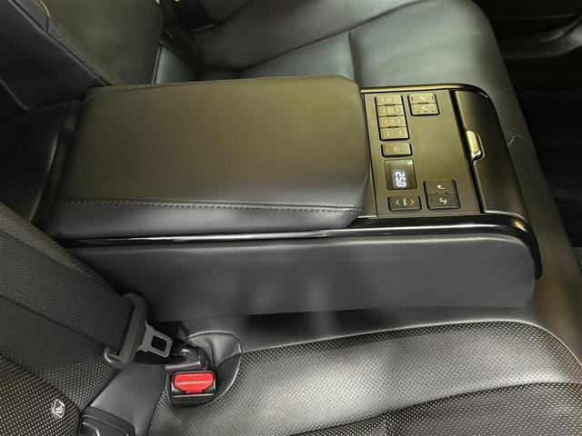 クラウンクロスオーバー ＲＳアドバンスド　革シート　サンルーフ　４ＷＤ　フルセグ　メモリーナビ　ミュージックプレイヤー接続可　バックカメラ　衝突被害軽減システム　ＥＴＣ　ドラレコ　ＬＥＤヘッドランプ　ワンオーナー（15枚目）