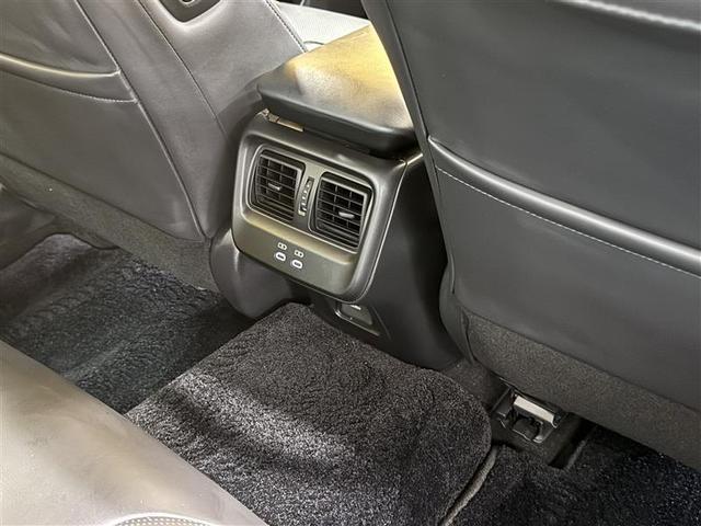 クラウンクロスオーバー ＲＳアドバンスド　革シート　サンルーフ　４ＷＤ　フルセグ　メモリーナビ　ミュージックプレイヤー接続可　バックカメラ　衝突被害軽減システム　ＥＴＣ　ドラレコ　ＬＥＤヘッドランプ　ワンオーナー（16枚目）