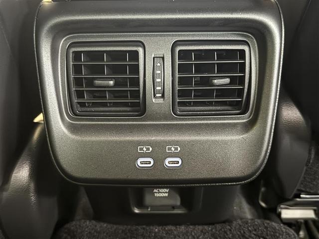 クラウンクロスオーバー ＲＳアドバンスド　革シート　サンルーフ　４ＷＤ　フルセグ　メモリーナビ　ミュージックプレイヤー接続可　バックカメラ　衝突被害軽減システム　ＥＴＣ　ドラレコ　ＬＥＤヘッドランプ　ワンオーナー（17枚目）