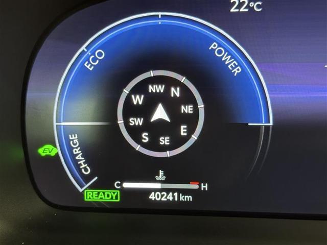 クラウンクロスオーバー ＲＳアドバンスド　革シート　サンルーフ　４ＷＤ　フルセグ　メモリーナビ　ミュージックプレイヤー接続可　バックカメラ　衝突被害軽減システム　ＥＴＣ　ドラレコ　ＬＥＤヘッドランプ　ワンオーナー（21枚目）