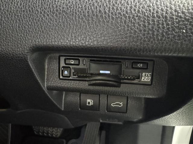 クラウンクロスオーバー ＲＳアドバンスド　革シート　サンルーフ　４ＷＤ　フルセグ　メモリーナビ　ミュージックプレイヤー接続可　バックカメラ　衝突被害軽減システム　ＥＴＣ　ドラレコ　ＬＥＤヘッドランプ　ワンオーナー（22枚目）