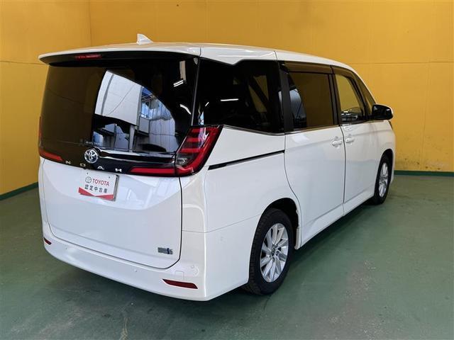 ノア ハイブリッドＺ　フルセグ　メモリーナビ　ＤＶＤ再生　ミュージックプレイヤー接続可　バックカメラ　衝突被害軽減システム　ＥＴＣ　ドラレコ　両側電動スライド　ＬＥＤヘッドランプ　乗車定員７人　３列シート　ワンオーナー（7枚目）