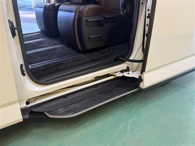 ノア ハイブリッドＺ　フルセグ　メモリーナビ　ＤＶＤ再生　ミュージックプレイヤー接続可　バックカメラ　衝突被害軽減システム　ＥＴＣ　ドラレコ　両側電動スライド　ＬＥＤヘッドランプ　乗車定員７人　３列シート　ワンオーナー（14枚目）