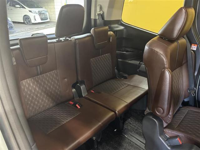 ノア ハイブリッドＺ　フルセグ　メモリーナビ　ＤＶＤ再生　ミュージックプレイヤー接続可　バックカメラ　衝突被害軽減システム　ＥＴＣ　ドラレコ　両側電動スライド　ＬＥＤヘッドランプ　乗車定員７人　３列シート　ワンオーナー（17枚目）