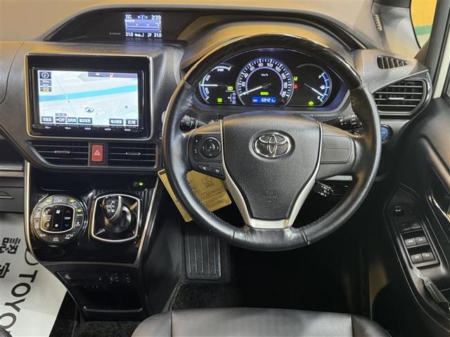 エスクァイア ハイブリッドGi ブラックテーラード フルセグ メモリーナビ DVD再生 ミュージックプレイヤー接続可 後席モニター バックカメラ 衝突被害軽減システム ETC 両側電動スライド LEDヘッドランプ 乗車定員7人 3列シート ワンオーナー(15枚目)