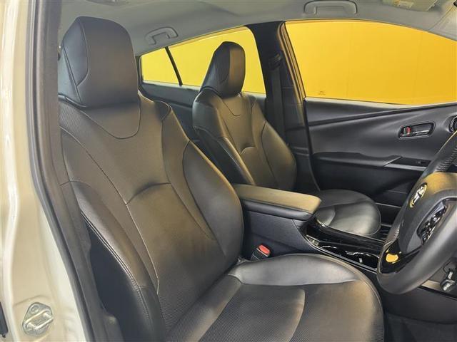 プリウス Ａプレミアム　フルセグ　メモリーナビ　ＤＶＤ再生　ミュージックプレイヤー接続可　バックカメラ　衝突被害軽減システム　ＥＴＣ　ドラレコ　ＬＥＤヘッドランプ　ワンオーナー（10枚目）