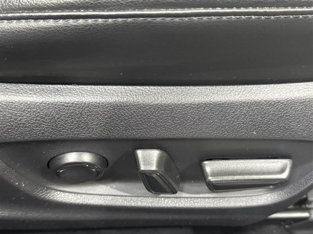 プリウス Ａプレミアム　フルセグ　メモリーナビ　ＤＶＤ再生　ミュージックプレイヤー接続可　バックカメラ　衝突被害軽減システム　ＥＴＣ　ドラレコ　ＬＥＤヘッドランプ　ワンオーナー（11枚目）