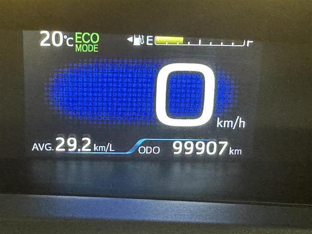 プリウス Ａプレミアム　フルセグ　メモリーナビ　ＤＶＤ再生　ミュージックプレイヤー接続可　バックカメラ　衝突被害軽減システム　ＥＴＣ　ドラレコ　ＬＥＤヘッドランプ　ワンオーナー（17枚目）