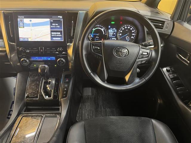 アルファードハイブリッド Ｓ　タイプゴールドＩＩＩ　４ＷＤ　フルセグ　メモリーナビ　ＤＶＤ再生　ミュージックプレイヤー接続可　後席モニター　バックカメラ　衝突被害軽減システム　ＥＴＣ　両側電動スライド　ＬＥＤヘッドランプ　乗車定員７人　３列シート（18枚目）