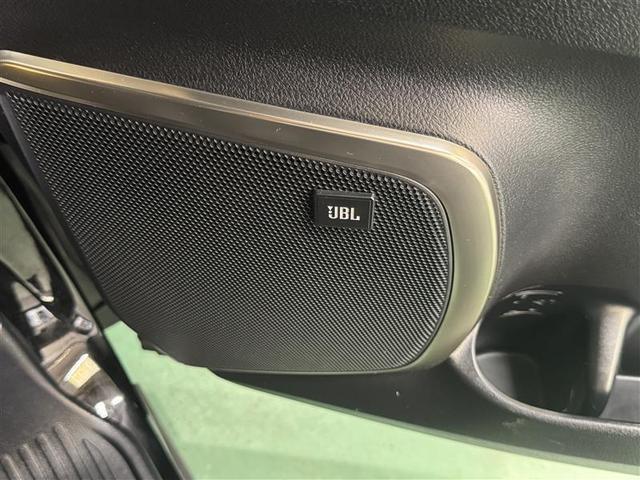 アルファードハイブリッド Ｓ　タイプゴールドＩＩＩ　４ＷＤ　フルセグ　メモリーナビ　ＤＶＤ再生　ミュージックプレイヤー接続可　後席モニター　バックカメラ　衝突被害軽減システム　ＥＴＣ　両側電動スライド　ＬＥＤヘッドランプ　乗車定員７人　３列シート（26枚目）