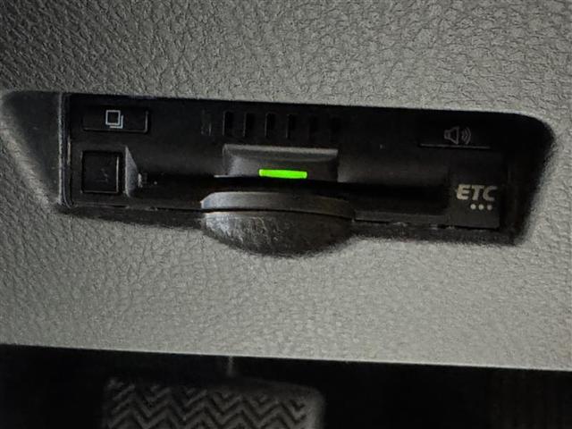 Ｃ－ＨＲ Ｓ　フルセグ　メモリーナビ　ＤＶＤ再生　ミュージックプレイヤー接続可　バックカメラ　衝突被害軽減システム　ＥＴＣ　ドラレコ　ワンオーナー　記録簿（17枚目）