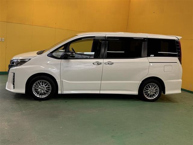 ノア ハイブリッドSi ダブルバイビーIII フルセグ メモリーナビ DVD再生 ミュージックプレイヤー接続可 後席モニター バックカメラ 衝突被害軽減システム ETC ドラレコ 両側電動スライド LEDヘッドランプ 乗車定員7人 3列シート(2枚目)