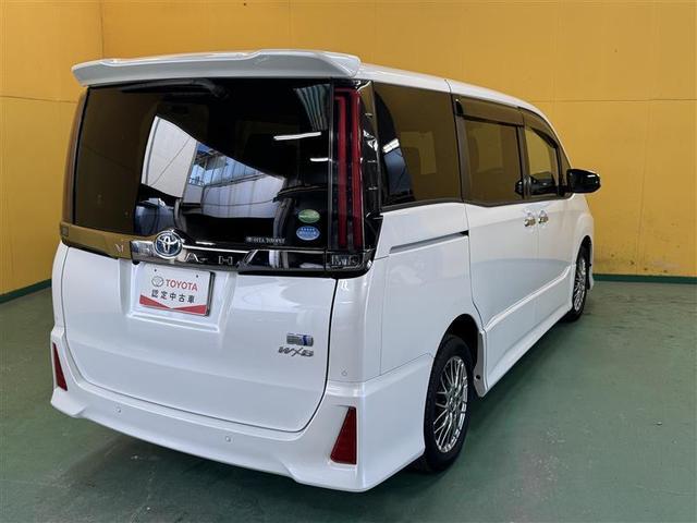 ノア ハイブリッドSi ダブルバイビーIII フルセグ メモリーナビ DVD再生 ミュージックプレイヤー接続可 後席モニター バックカメラ 衝突被害軽減システム ETC ドラレコ 両側電動スライド LEDヘッドランプ 乗車定員7人 3列シート(3枚目)