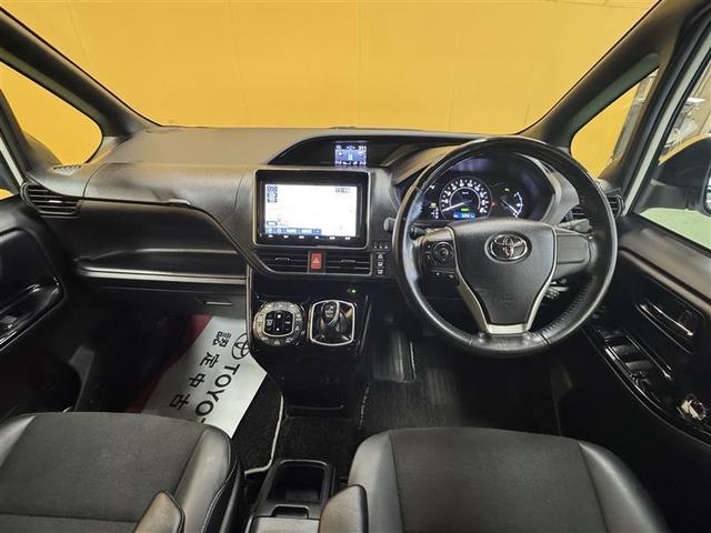 ノア ハイブリッドSi ダブルバイビーIII フルセグ メモリーナビ DVD再生 ミュージックプレイヤー接続可 後席モニター バックカメラ 衝突被害軽減システム ETC ドラレコ 両側電動スライド LEDヘッドランプ 乗車定員7人 3列シート(4枚目)