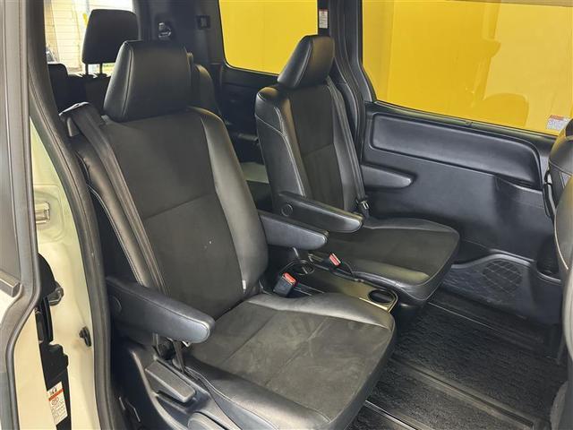 ノア ハイブリッドSi ダブルバイビーIII フルセグ メモリーナビ DVD再生 ミュージックプレイヤー接続可 後席モニター バックカメラ 衝突被害軽減システム ETC ドラレコ 両側電動スライド LEDヘッドランプ 乗車定員7人 3列シート(9枚目)