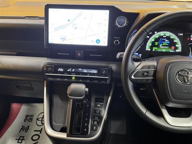 ノア ハイブリッドＳ－Ｚ　フルセグ　メモリーナビ　ＤＶＤ再生　ミュージックプレイヤー接続可　バックカメラ　衝突被害軽減システム　ＥＴＣ　ドラレコ　両側電動スライド　ＬＥＤヘッドランプ　乗車定員７人　３列シート　ワンオーナー（5枚目）