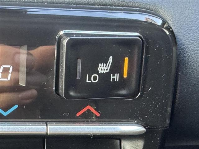 ノア ハイブリッドＳ－Ｚ　フルセグ　メモリーナビ　ＤＶＤ再生　ミュージックプレイヤー接続可　バックカメラ　衝突被害軽減システム　ＥＴＣ　ドラレコ　両側電動スライド　ＬＥＤヘッドランプ　乗車定員７人　３列シート　ワンオーナー（7枚目）