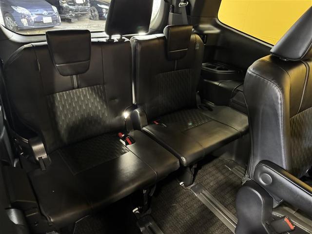ノア ハイブリッドＳ－Ｚ　フルセグ　メモリーナビ　ＤＶＤ再生　ミュージックプレイヤー接続可　バックカメラ　衝突被害軽減システム　ＥＴＣ　ドラレコ　両側電動スライド　ＬＥＤヘッドランプ　乗車定員７人　３列シート　ワンオーナー（11枚目）