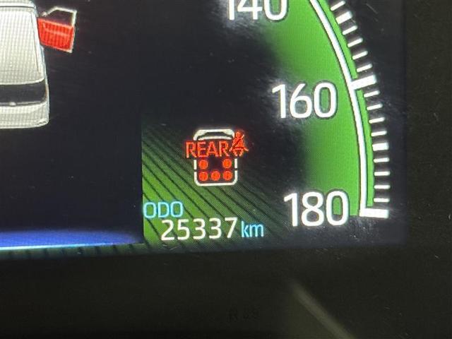 ノア ハイブリッドＳ－Ｚ　フルセグ　メモリーナビ　ＤＶＤ再生　ミュージックプレイヤー接続可　バックカメラ　衝突被害軽減システム　ＥＴＣ　ドラレコ　両側電動スライド　ＬＥＤヘッドランプ　乗車定員７人　３列シート　ワンオーナー（15枚目）