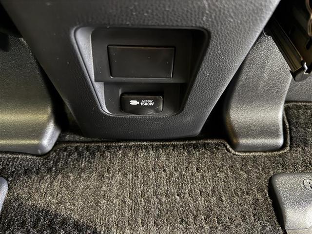 ノア ハイブリッドＳ－Ｚ　フルセグ　メモリーナビ　ＤＶＤ再生　ミュージックプレイヤー接続可　バックカメラ　衝突被害軽減システム　ＥＴＣ　ドラレコ　両側電動スライド　ＬＥＤヘッドランプ　乗車定員７人　３列シート　ワンオーナー（20枚目）