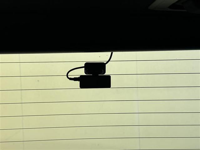 ノア ハイブリッドＳ－Ｚ　フルセグ　メモリーナビ　ＤＶＤ再生　ミュージックプレイヤー接続可　バックカメラ　衝突被害軽減システム　ＥＴＣ　ドラレコ　両側電動スライド　ＬＥＤヘッドランプ　乗車定員７人　３列シート　ワンオーナー（26枚目）