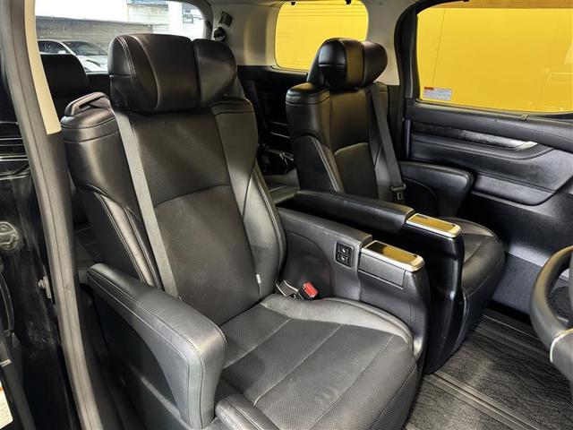 アルファード ２．５Ｓ　Ｃパッケージ　サンルーフ　メモリーナビ　ＤＶＤ再生　ミュージックプレイヤー接続可　後席モニター　バックカメラ　衝突被害軽減システム　ＥＴＣ　両側電動スライド　ＬＥＤヘッドランプ　乗車定員７人　３列シート（9枚目）