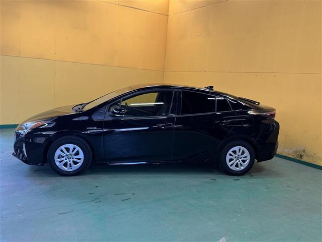 プリウス Ｓセーフティプラス　フルセグ　メモリーナビ　ＤＶＤ再生　ミュージックプレイヤー接続可　バックカメラ　衝突被害軽減システム　ＥＴＣ　ＬＥＤヘッドランプ　ワンオーナー（2枚目）