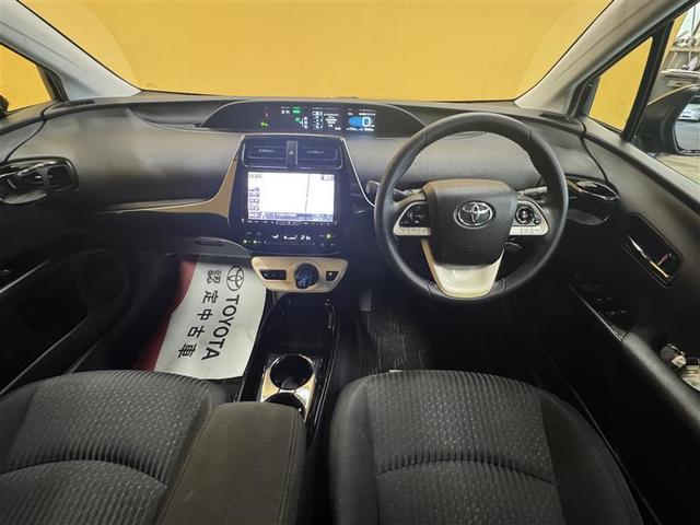 プリウス Ｓセーフティプラス　フルセグ　メモリーナビ　ＤＶＤ再生　ミュージックプレイヤー接続可　バックカメラ　衝突被害軽減システム　ＥＴＣ　ＬＥＤヘッドランプ　ワンオーナー（4枚目）