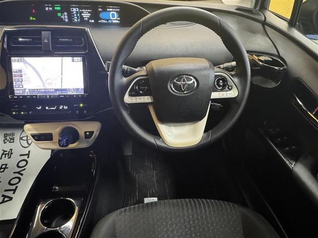 プリウス Ｓセーフティプラス　フルセグ　メモリーナビ　ＤＶＤ再生　ミュージックプレイヤー接続可　バックカメラ　衝突被害軽減システム　ＥＴＣ　ＬＥＤヘッドランプ　ワンオーナー（10枚目）