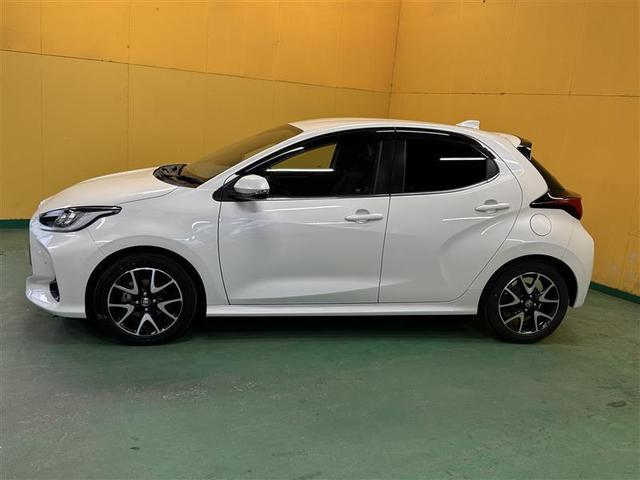 ヤリス ハイブリッドＺ　メモリーナビ　ＤＶＤ再生　ミュージックプレイヤー接続可　バックカメラ　衝突被害軽減システム　ＬＥＤヘッドランプ　ワンオーナー　記録簿（2枚目）