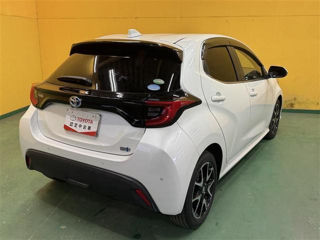 ヤリス ハイブリッドＺ　メモリーナビ　ＤＶＤ再生　ミュージックプレイヤー接続可　バックカメラ　衝突被害軽減システム　ＬＥＤヘッドランプ　ワンオーナー　記録簿（3枚目）