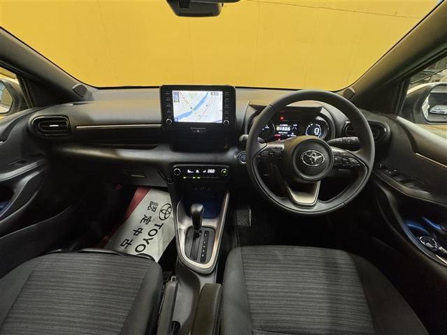 ヤリス ハイブリッドＺ　メモリーナビ　ＤＶＤ再生　ミュージックプレイヤー接続可　バックカメラ　衝突被害軽減システム　ＬＥＤヘッドランプ　ワンオーナー　記録簿（4枚目）