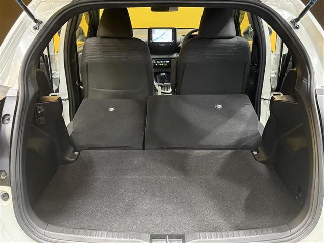 ヤリス ハイブリッドＺ　メモリーナビ　ＤＶＤ再生　ミュージックプレイヤー接続可　バックカメラ　衝突被害軽減システム　ＬＥＤヘッドランプ　ワンオーナー　記録簿（8枚目）