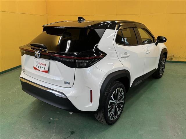 ヤリスクロス ハイブリッドＺ　フルセグ　メモリーナビ　ＤＶＤ再生　ミュージックプレイヤー接続可　バックカメラ　衝突被害軽減システム　ＥＴＣ　ＬＥＤヘッドランプ　ワンオーナー　記録簿（3枚目）