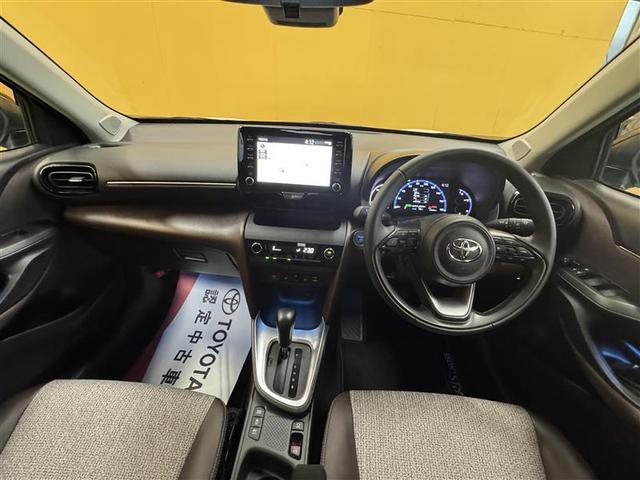 ヤリスクロス ハイブリッドＺ　フルセグ　メモリーナビ　ＤＶＤ再生　ミュージックプレイヤー接続可　バックカメラ　衝突被害軽減システム　ＥＴＣ　ＬＥＤヘッドランプ　ワンオーナー　記録簿（4枚目）