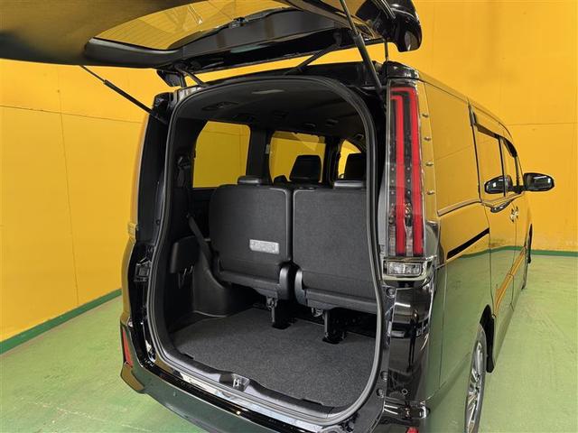 ノア Ｓｉ　ダブルバイビーＩＩＩ　フルセグ　メモリーナビ　ＤＶＤ再生　ミュージックプレイヤー接続可　後席モニター　バックカメラ　衝突被害軽減システム　ＥＴＣ　ドラレコ　両側電動スライド　ＬＥＤヘッドランプ　乗車定員７人　３列シート（11枚目）