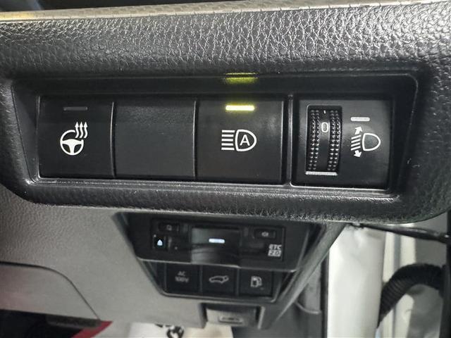 プリウス Ｚ　サンルーフ　フルセグ　メモリーナビ　ミュージックプレイヤー接続可　バックカメラ　衝突被害軽減システム　ＥＴＣ　ドラレコ　ＬＥＤヘッドランプ　ワンオーナー　記録簿（21枚目）