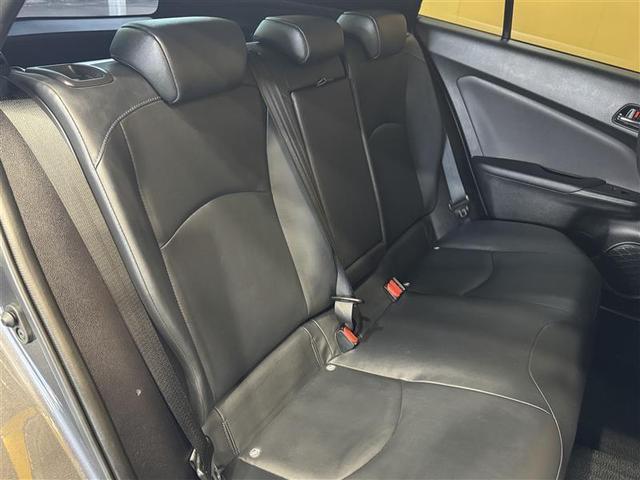 プリウス Ａツーリングセレクション　フルセグ　メモリーナビ　ＤＶＤ再生　ミュージックプレイヤー接続可　バックカメラ　衝突被害軽減システム　ＥＴＣ　ＬＥＤヘッドランプ　ワンオーナー（13枚目）