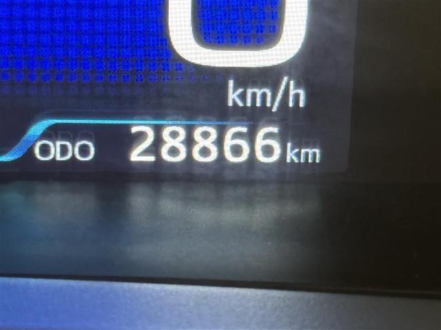 プリウス Ａツーリングセレクション　フルセグ　メモリーナビ　ＤＶＤ再生　ミュージックプレイヤー接続可　バックカメラ　衝突被害軽減システム　ＥＴＣ　ＬＥＤヘッドランプ　ワンオーナー（19枚目）