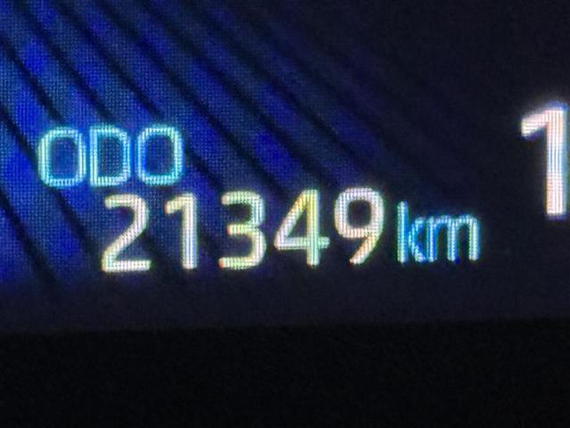 カローラツーリング ハイブリッド　ダブルバイビー　フルセグ　メモリーナビ　ＤＶＤ再生　ミュージックプレイヤー接続可　バックカメラ　衝突被害軽減システム　ＥＴＣ　ＬＥＤヘッドランプ　ワンオーナー　記録簿（12枚目）