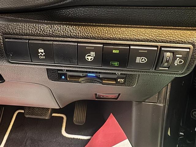 カローラツーリング ハイブリッド　ダブルバイビー　フルセグ　メモリーナビ　ＤＶＤ再生　ミュージックプレイヤー接続可　バックカメラ　衝突被害軽減システム　ＥＴＣ　ＬＥＤヘッドランプ　ワンオーナー　記録簿（19枚目）