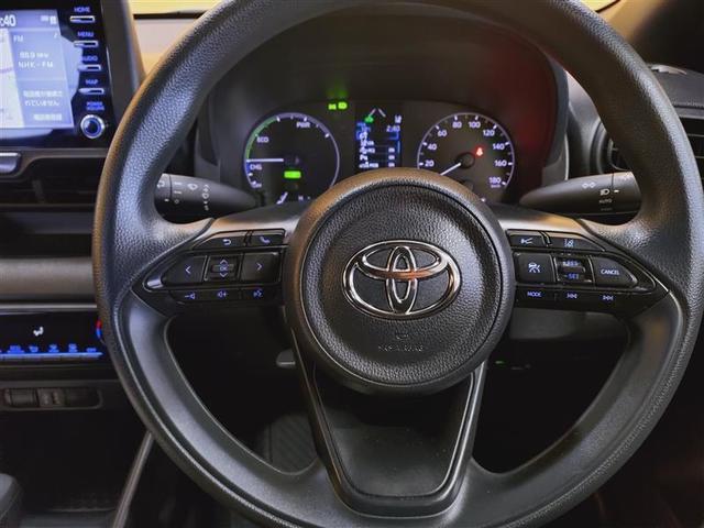 ヤリス ハイブリッドＸ　メモリーナビ　ＤＶＤ再生　ミュージックプレイヤー接続可　バックカメラ　衝突被害軽減システム　ＥＴＣ　ワンオーナー　記録簿（11枚目）